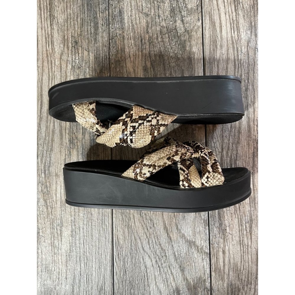 14TH & UNION REPTILE PRINT SLIP ON SLIDES SANDALS Women size 9 - Picture 8 of 10